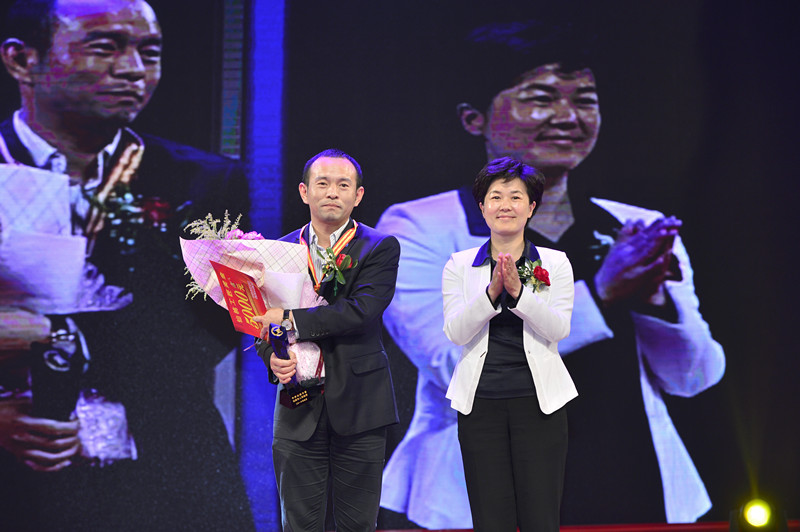 新藍(lán)天股份技術(shù)副總肖俊平，他就是工匠精神代表！