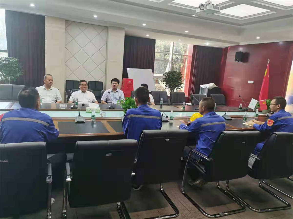 省應(yīng)急管理廳黨委委員、總工程師徐克赴新藍(lán)天 督導(dǎo)檢查安全生產(chǎn)工作